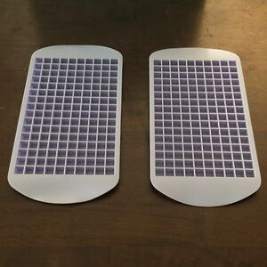 🚚 Silicone Grid Ice Cube or Chocolate Tray Set